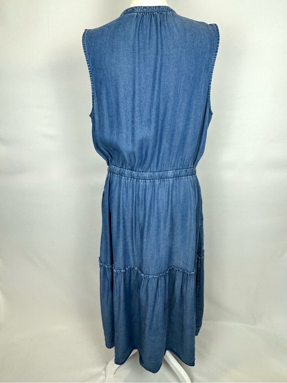 Lands End Sleeveless Chambray Tiered Midi Dress Lyocel Pockets Large Travel - Picture 8 of 12